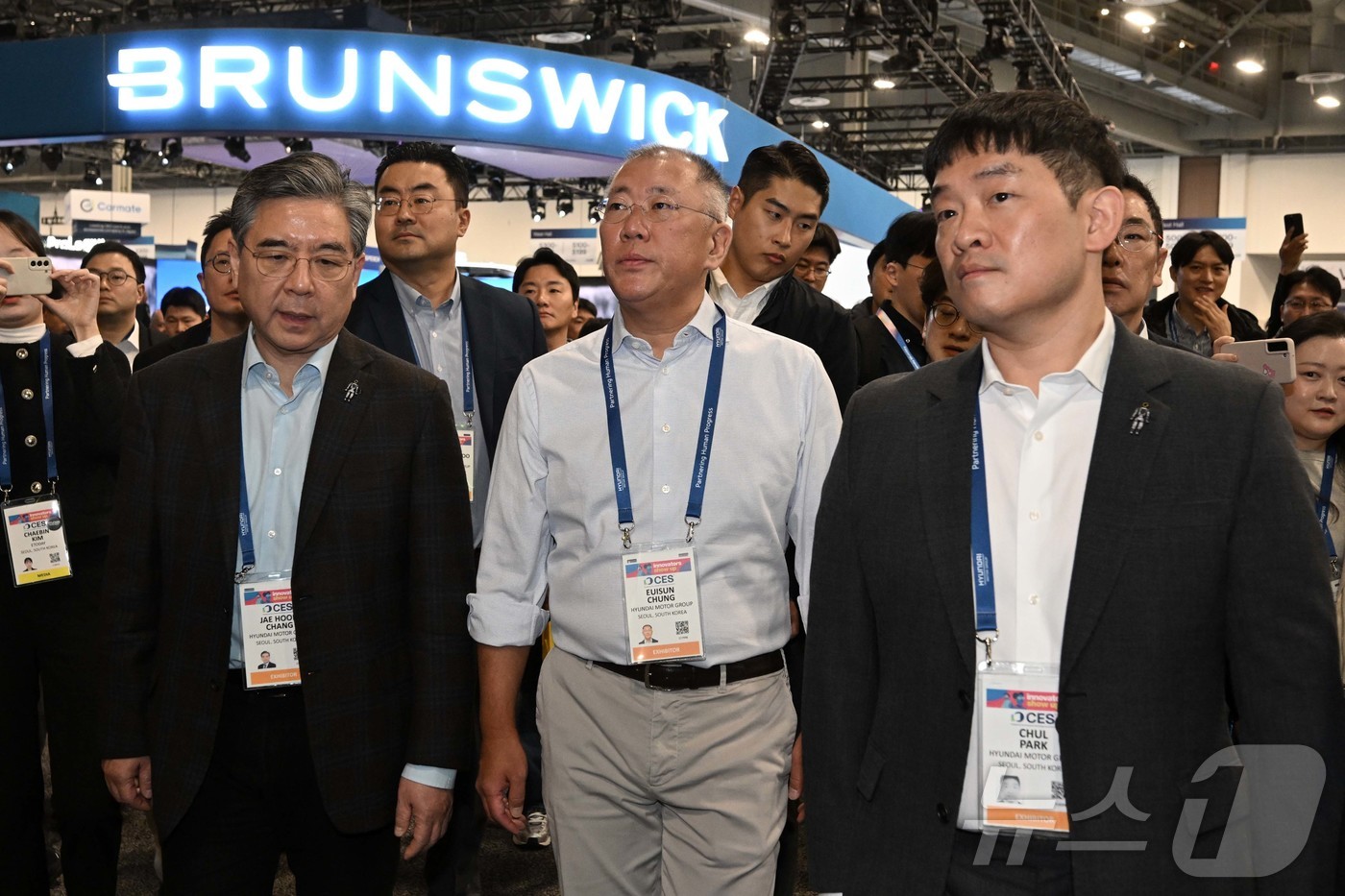 (라스베이거스=뉴스1) 황기선 기자 = 정의선 현대차그룹 회장이 세계 최대 가전·정보기술(IT) 전시회 'CES 2026'가 개막한 6일(현지시간) 미국 네바다주 라스베이거스 컨벤 …