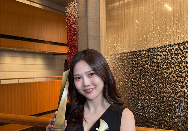 오마이걸 효정, 퍼스트브랜드대상 라디오 DJ 수상 "하루하루 소중"