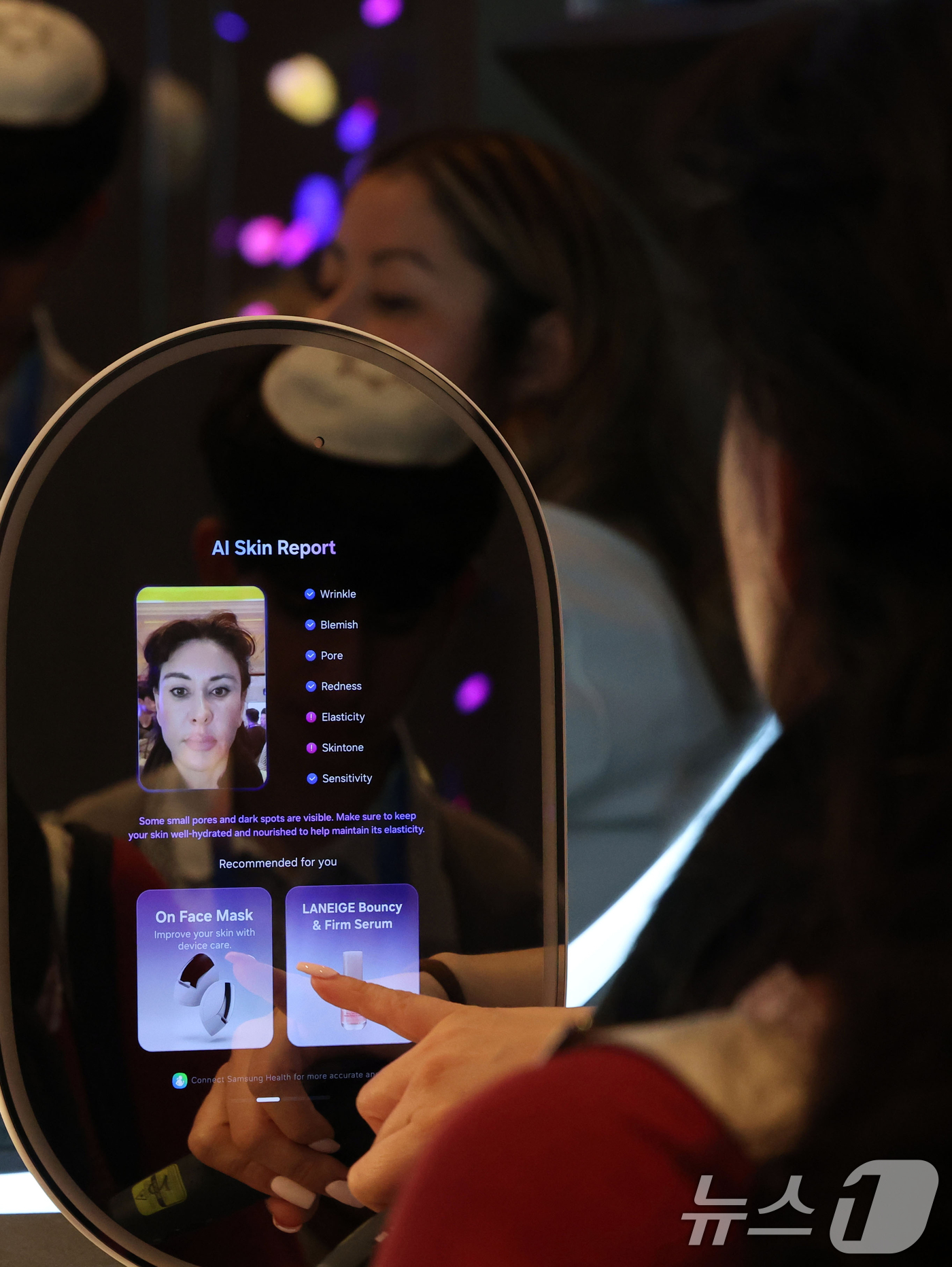 (라스베이거스=뉴스1) 황기선 기자 = 세계 최대 IT(정보기술)·가전 전시회 'CES 2026' 개막일인 6일(현지시간) 미국 네바다주 라스베이거스 윈호텔에 마련된 삼성전자 단독 …