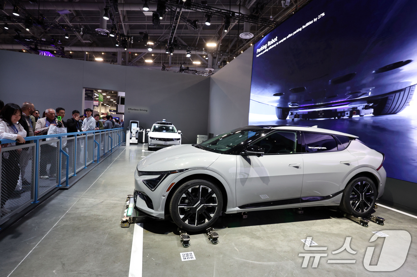 (라스베이거스=뉴스1) 황기선 기자 = 세계 최대 IT(정보기술)·가전 전시회 'CES 2026' 개막 일인 6일(현지시간) 미국 네바다주 라스베이거스 컨벤션센터(LVCC)에서 현 …