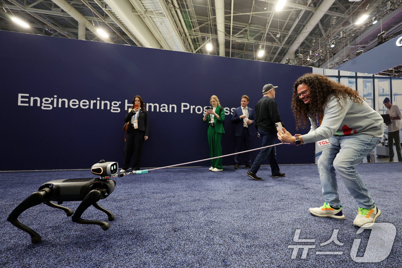 (라스베이거스=뉴스1) 황기선 기자 = 세계 최대 IT(정보기술)·가전 전시회 'CES 2026' 개막 일인 6일(현지시간) 미국 네바다주 라스베이거스 컨벤션센터(LVCC)에서 관 …