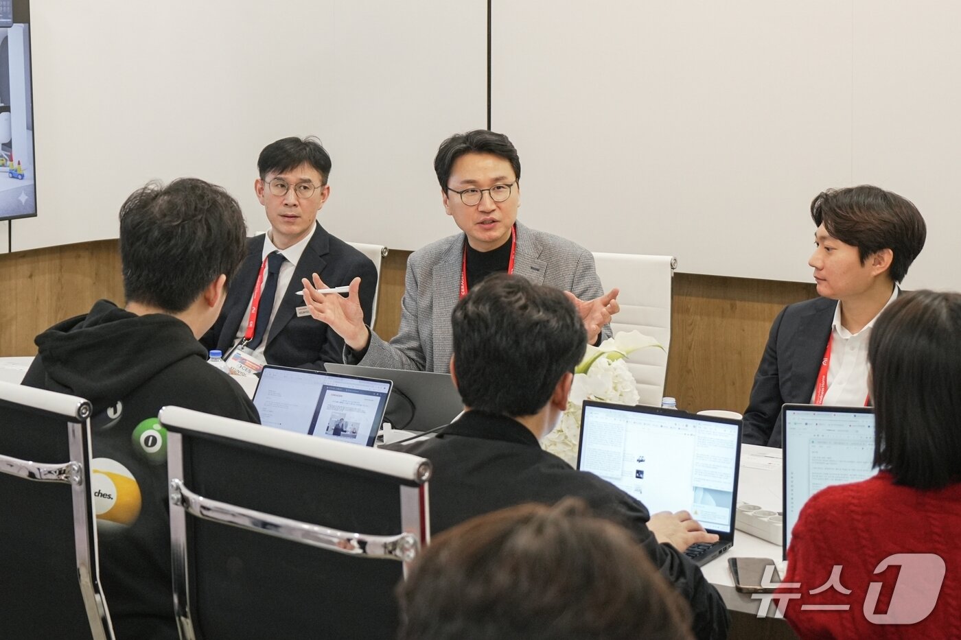 본문 이미지 - 이경수 세라젬 대표이사가 6일(현지시간) CES 2026에서 기자간담회를 진행하고 있다.(세라젬 제공)