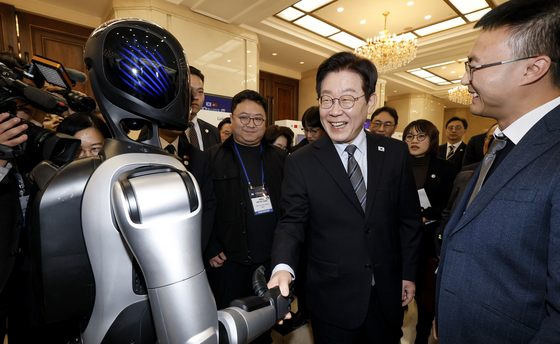 [뉴스1 PICK]'국내 기업 中 진출 마련'…李 대통령, 한·중 벤처스타트업 서밋 참석