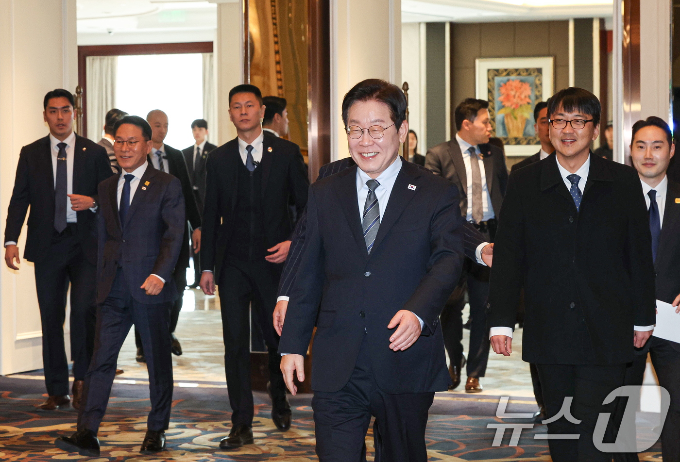 (상하이(중국)=뉴스1) 허경 기자 = 중국을 국빈방문 중인 이재명 대통령이 7일 상하이시에서 열린 순방기자단 오찬간담회에 참석하고 있다.  2026.1.7/뉴스1