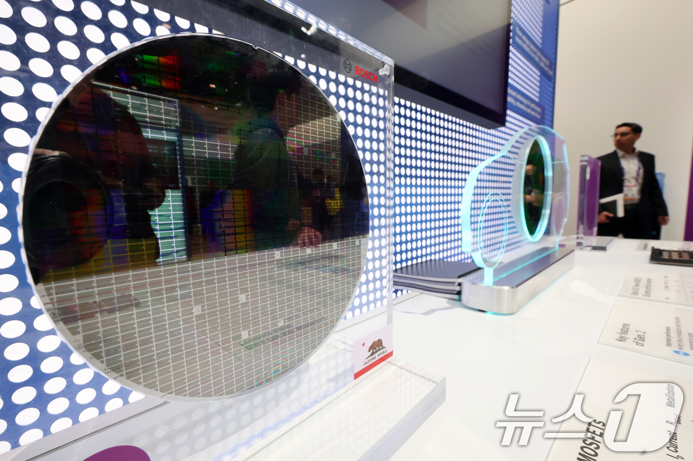 (라스베이거스=뉴스1) 황기선 기자 = 세계 최대 IT(정보기술)·가전 전시회 'CES 2026' 개막 일인 6일(현지시간) 미국 네바다주 라스베이거스 컨벤션센터(LVCC)에서 보 …