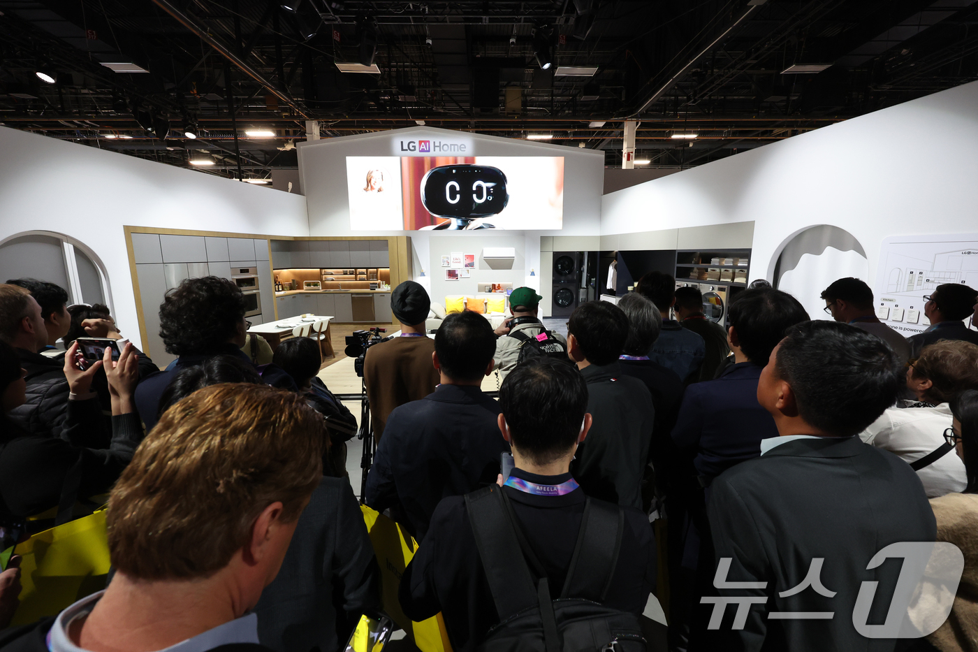 (라스베이거스=뉴스1) 황기선 기자 = 세계 최대 IT(정보기술)·가전 전시회 'CES 2026' 개막 일인 6일(현지시간) 미국 네바다주 라스베이거스 컨벤션센터(LVCC)에서 L …