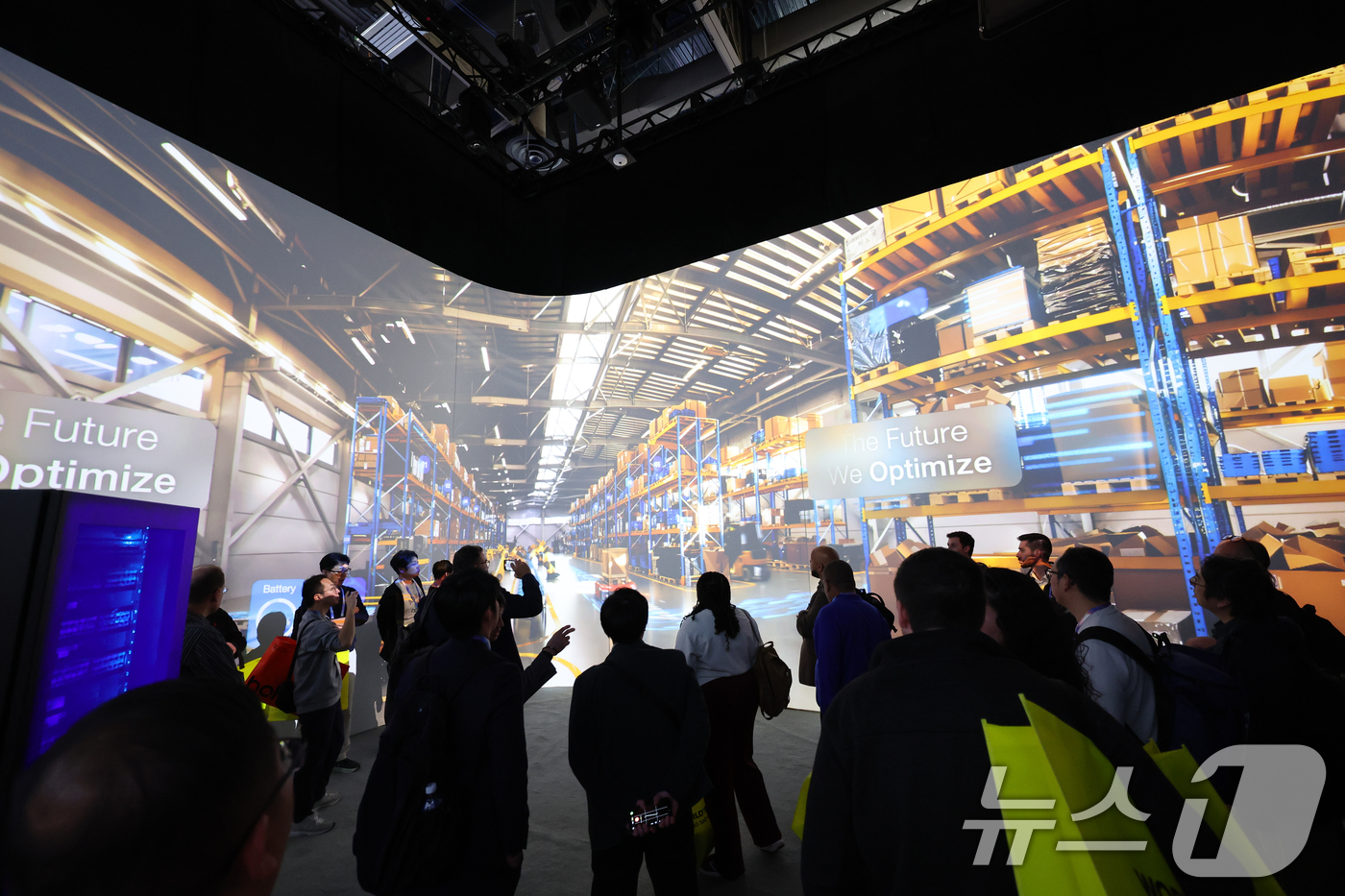 (라스베이거스=뉴스1) 황기선 기자 = 세계 최대 IT(정보기술)·가전 전시회 'CES 2026' 개막 일인 6일(현지시간) 미국 네바다주 라스베이거스 컨벤션센터(LVCC)에서 파 …