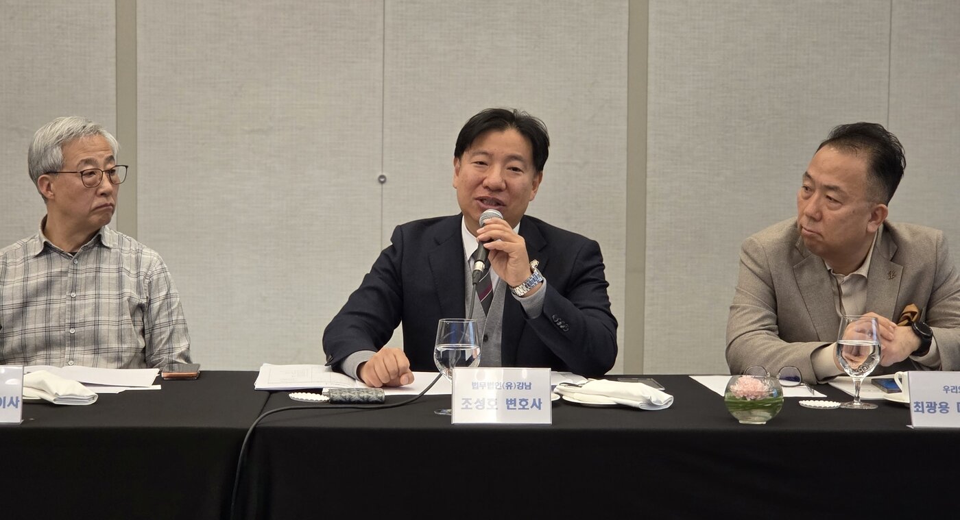 본문 이미지 - 조성호 변호사가 반려동물 연관산업 협회 초대 회장으로 선출됐다. ⓒ 뉴스1 한송아 기자