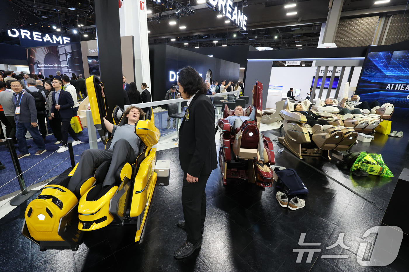 (라스베이거스=뉴스1) 황기선 기자 = 세계 최대 IT(정보기술)·가전 전시회 'CES 2026' 개막 일인 6일(현지시간) 미국 네바다주 라스베이거스 컨벤션센터(LVCC)에서 바 …