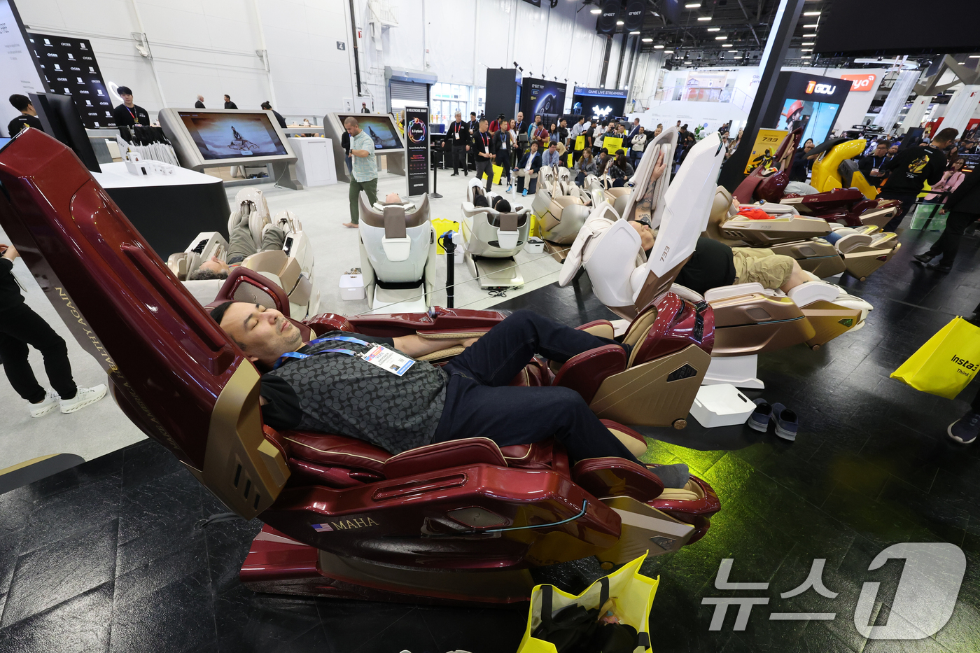 (라스베이거스=뉴스1) 황기선 기자 = 세계 최대 IT(정보기술)·가전 전시회 'CES 2026' 개막 일인 6일(현지시간) 미국 네바다주 라스베이거스 컨벤션센터(LVCC)에서 바 …