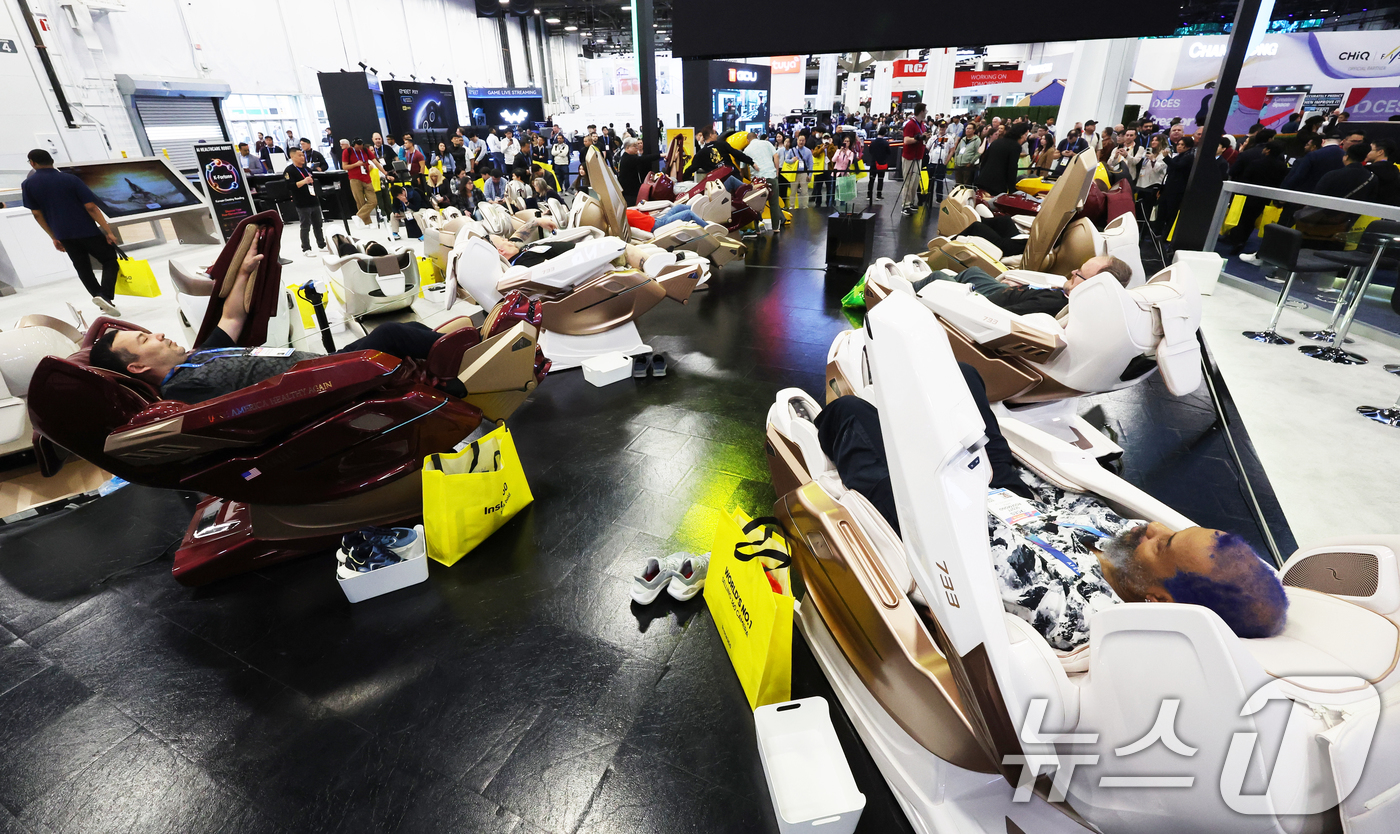 (라스베이거스=뉴스1) 황기선 기자 = 세계 최대 IT(정보기술)·가전 전시회 'CES 2026' 개막 일인 6일(현지시간) 미국 네바다주 라스베이거스 컨벤션센터(LVCC)에서 바 …