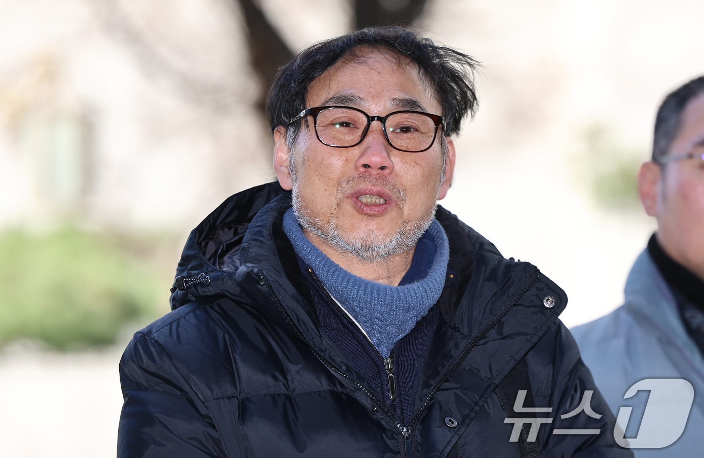 (서울=뉴스1) 김도우 기자 = 각종 비위 의혹을 받는 김병기 더불민주당 의원을 고발한 김순환 서민민생대책위원회 사무총장이 7일 서울 마포구 서울경찰청 광역수사단에 고발인 조사를 …