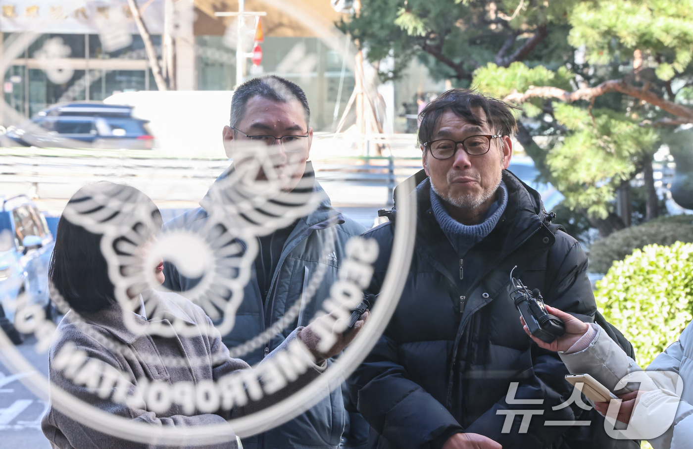 (서울=뉴스1) 김도우 기자 = 각종 비위 의혹을 받는 김병기 더불민주당 의원을 고발한 김순환 서민민생대책위원회 사무총장이 7일 서울 마포구 서울경찰청 광역수사단에 고발인 조사를 …