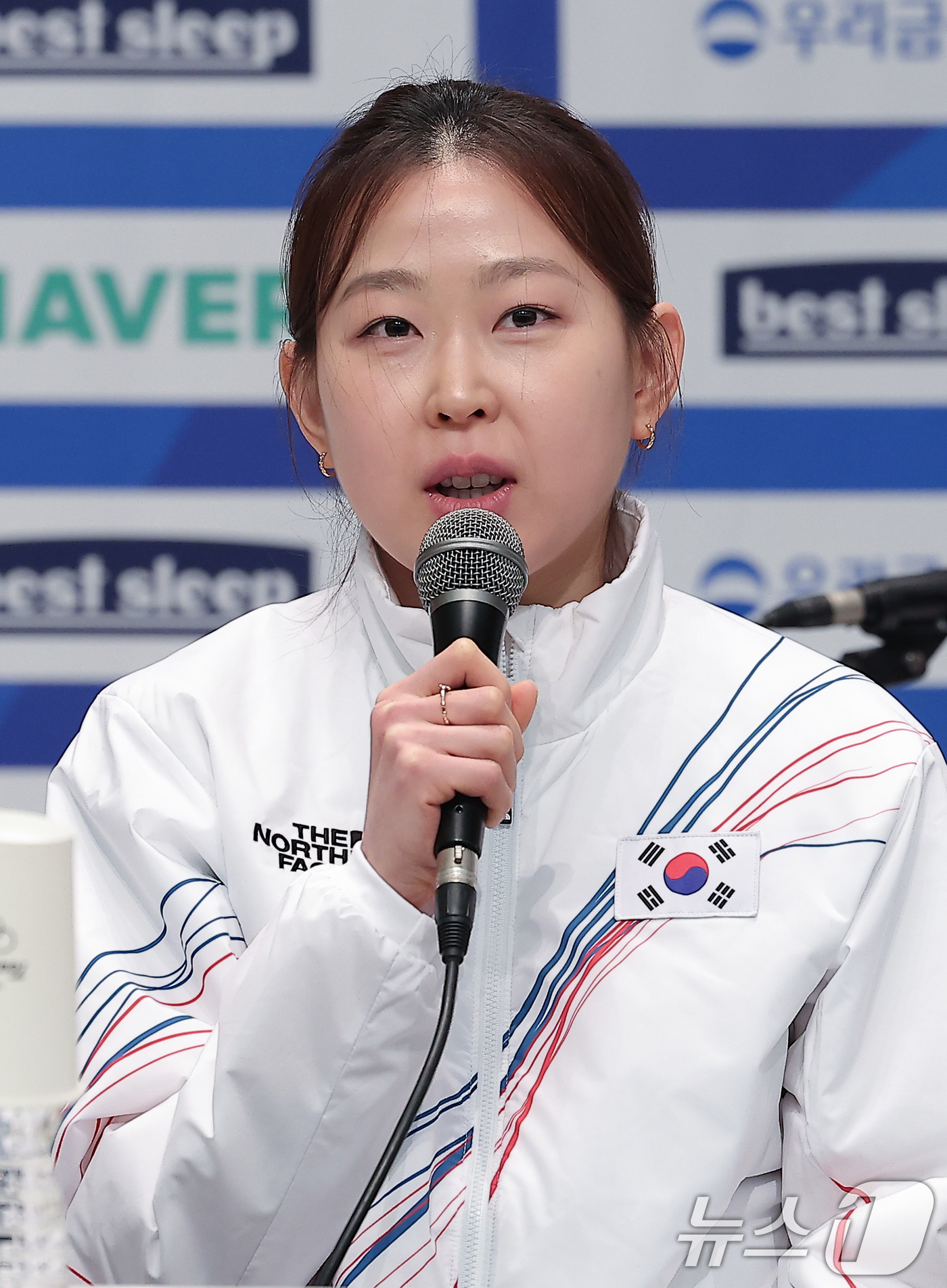 (진천=뉴스1) 김성진 기자 = 스피드스케이팅 김민선이 7일 충북 진천선수촌 챔피언하우스에서 열린 2026 밀라노코르티나동계올림픽대회 D-30 미디어데이에서 취재진의 질문에 답하고 …