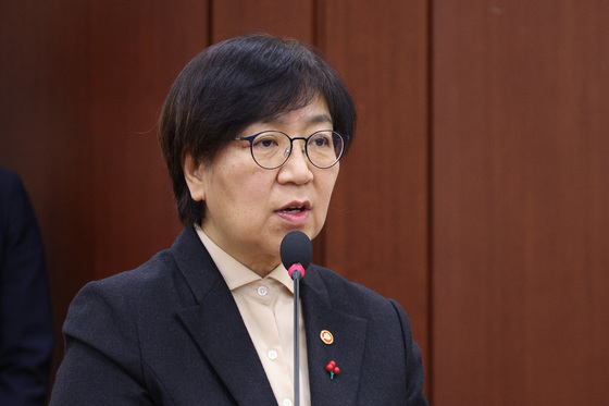 보건복지위 발언하는 정은경 장관