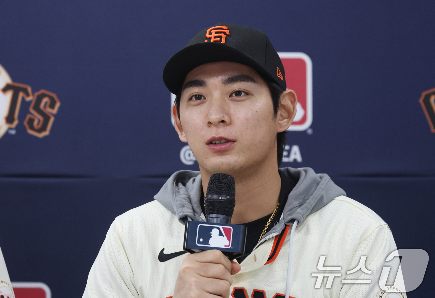 (이천=뉴스1) 김영운 기자 = 미국 프로야구 메이저리그(MLB) 샌프란시스코 자이언츠 이정후가 7일 경기 이천시 LG 챔피언스파크에서 기자회견을 하고 있다. 2026.1.7/뉴스 …