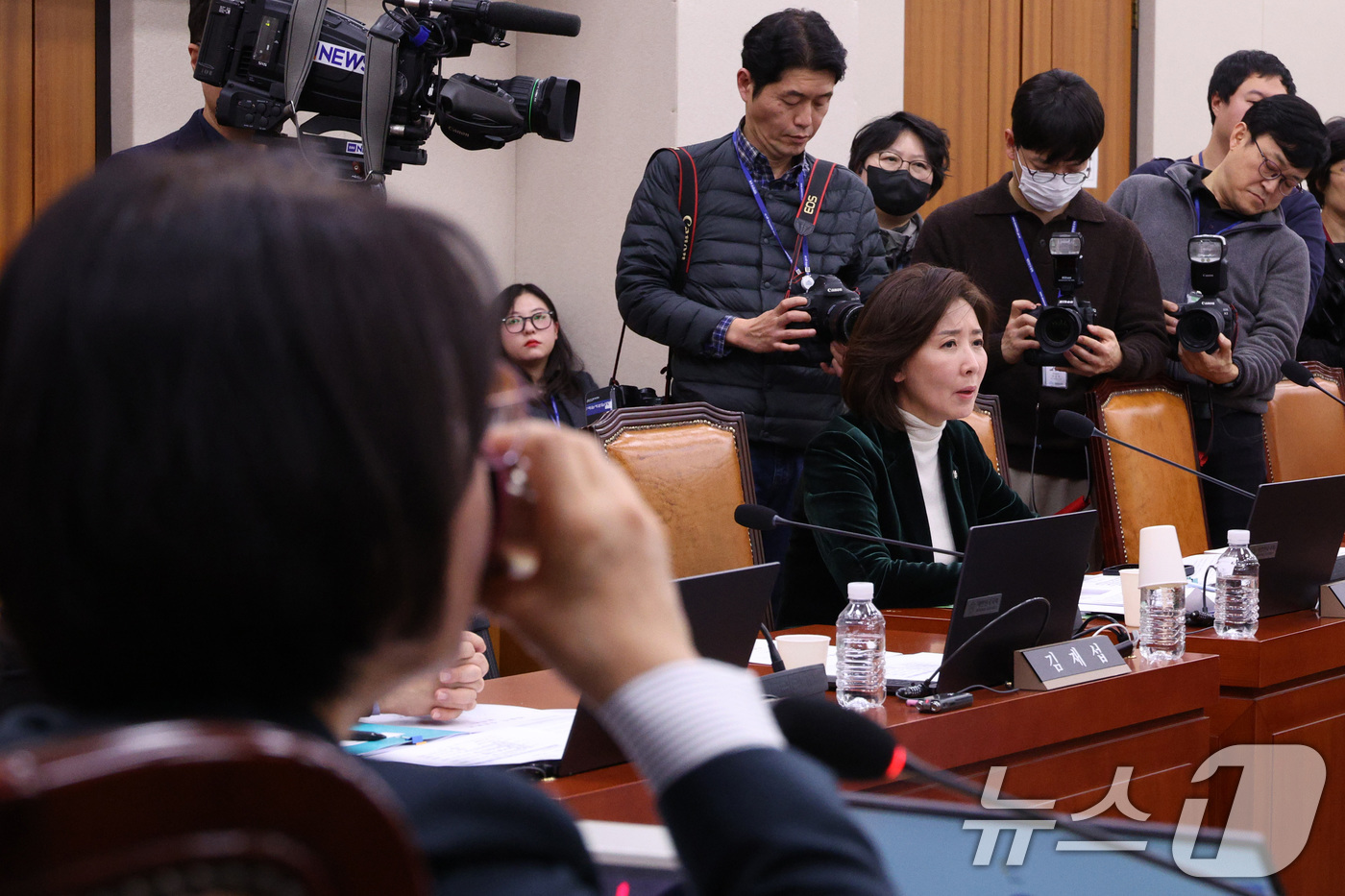 (서울=뉴스1) 신웅수 기자 = 나경원 국민의힘 의원이 7일 서울 여의도 국회에서 열린 법제사법위원회 전체회의에서 발언하고 있다. 2026.1.7/뉴스1