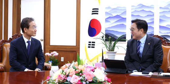 환담 나누는 우원식·김호철