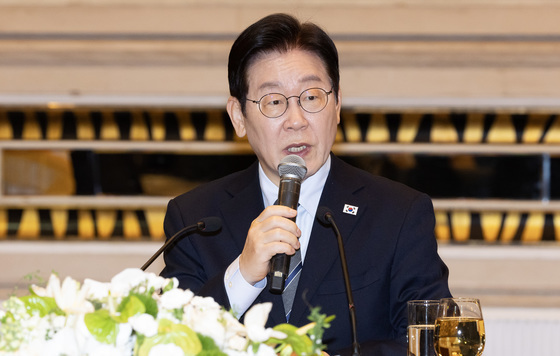 中과 밀착한 李대통령…중일 갈등 거리두고 실리 챙겼다