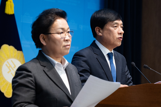 與 문정복·이성윤, '정청래 공약' 지구당 부활법 발의