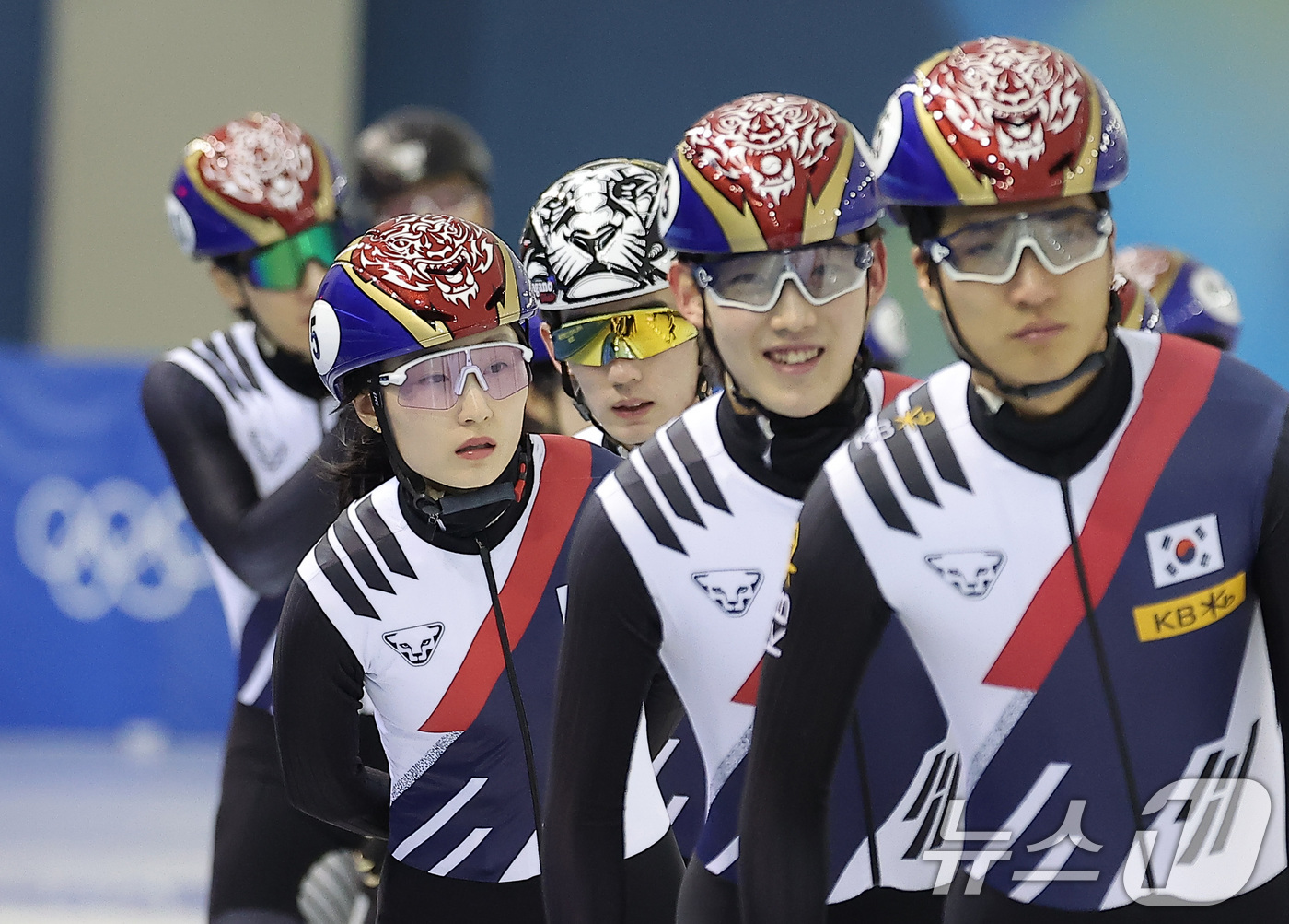 (진천=뉴스1) 김성진 기자 = 쇼트트랙 최민정과 선수들이 7일 충북 진천선수촌 챔피언하우스에서 열린 2026 밀라노코르티나동계올림픽대회 D-30 미디어데이 및 훈련 공개에서 훈련 …