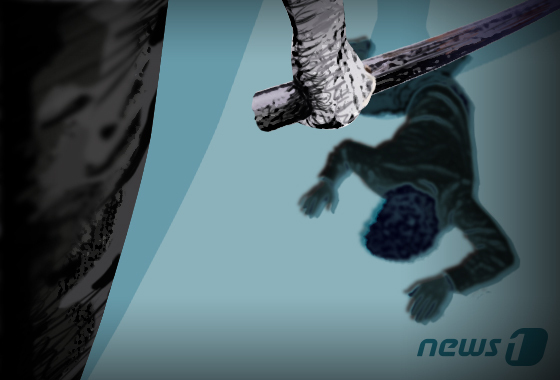 이별 통보에 연인 흉기로 살해한 60대 구속 송치