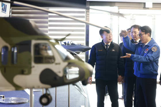 김민석 총리, 한국항공우주산업 방문