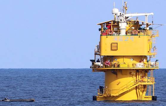 李 "中 서해구조물 중 '관리 시설' 옮기기로"…접점 찾은 한중(종합)