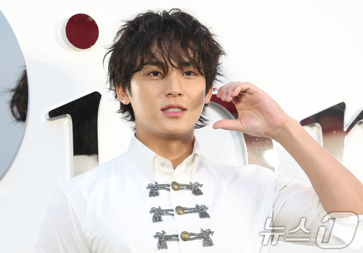 (서울=뉴스1) 권현진 기자 = 세븐틴 민규가 7일 오후 서울 성동구 디올 성수에서 열린 조나단 디올 컬렉션 론칭 기념 행사에 참석해 포즈를 취하고 있다 2026.1.7/뉴스1