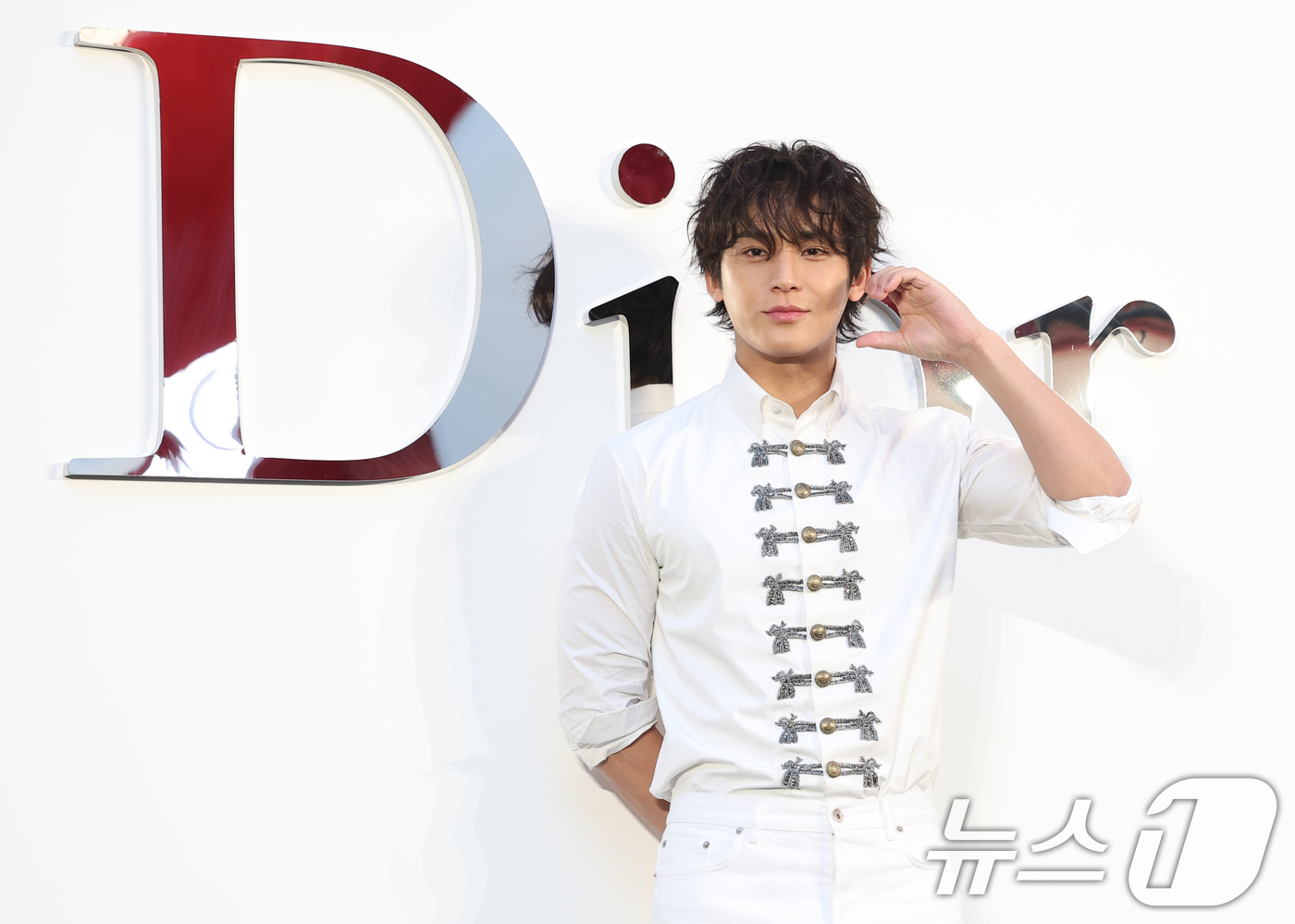 (서울=뉴스1) 권현진 기자 = 세븐틴 민규가 7일 오후 서울 성동구 디올 성수에서 열린 조나단 디올 컬렉션 론칭 기념 행사에 참석해 포즈를 취하고 있다 2026.1.7/뉴스1