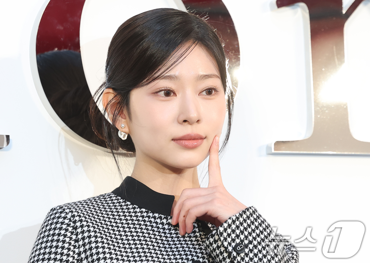 (서울=뉴스1) 권현진 기자 = 배우 겸 가수 김민주가 7일 오후 서울 성동구 디올 성수에서 열린 조나단 디올 컬렉션 론칭 기념 행사에 참석해 포즈를 취하고 있다. 2026.1.7 …