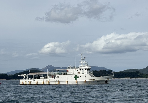 '섬 순회진료' 경남 병원선 올해 첫 출항