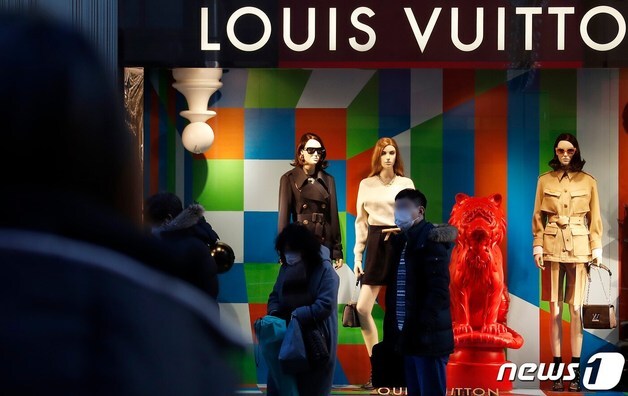 백화점 '큰 손' 바뀌나…외국인 매출 '실적 변수' 자리매김