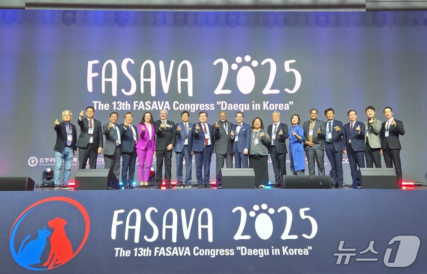본문 이미지 - 대구 엑스코에서 열린 '파사바 2025' 주요 참석자들이 기념사진을 찍고 있다. ⓒ 뉴스1 최서윤 기자