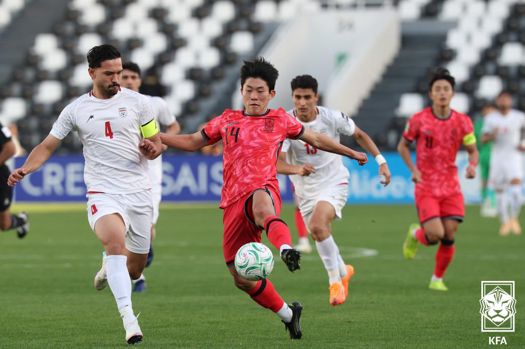 (서울=뉴스1) 김진환 기자 = 7일 사우디아라비아 리야드 알샤바브 클럽 스타디움에서 열린 아시아축구연맹(AFC) 23세 이하(U-23) 아시안컵 대한민국과 이란의 경기, 대한민국 …