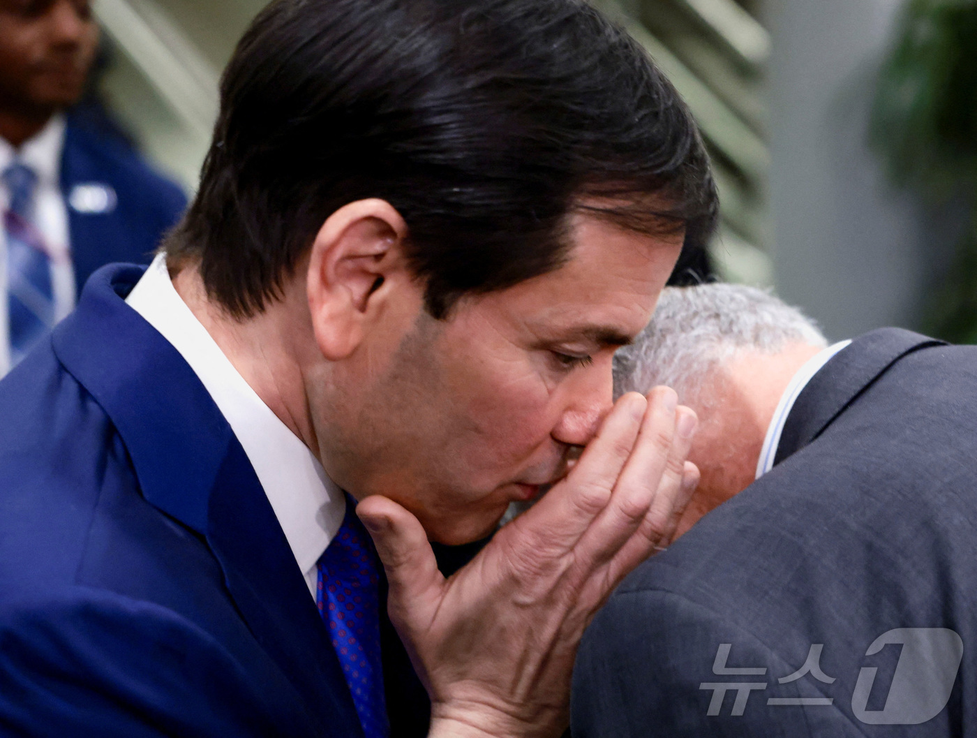 (워싱턴DC 로이터=뉴스1) 윤다정 기자 = 마코 루비오 미 국무장관이 7일(현지시간) 워싱턴DC 국회의사당에서 베네수엘라 상황과 관련해 상원의원 전원을 대상으로 한 비공개 브리핑 …