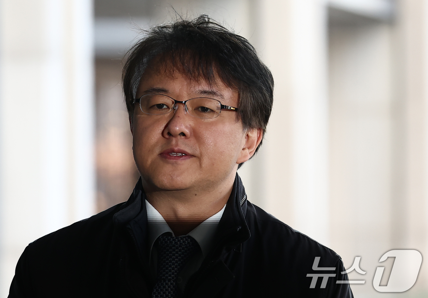 (서울=뉴스1) 김민지 기자 = 통일교와 신천지의 정교유착 의혹을 수사하는 합동수사본부를 이끌게 된 김태훈 본부장이 8일 오전 서울 서초구 서울고등검찰청으로 출근하고 있다. 202 …