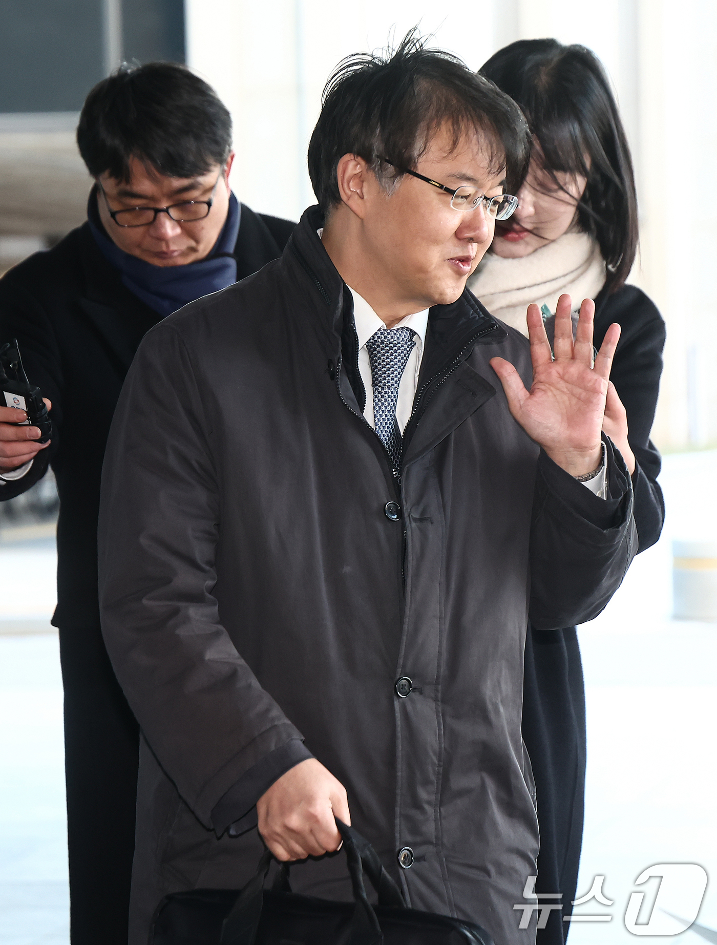 (서울=뉴스1) 김민지 기자 = 통일교와 신천지의 정교유착 의혹을 수사하는 합동수사본부를 이끌게 된 김태훈 본부장이 8일 오전 서울 서초구 서울고등검찰청으로 출근하고 있다. 202 …