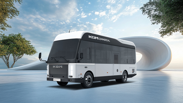 KGM커머셜, 국내 최초 7m급 저상 전기버스 인증…차명 'E-STANA'