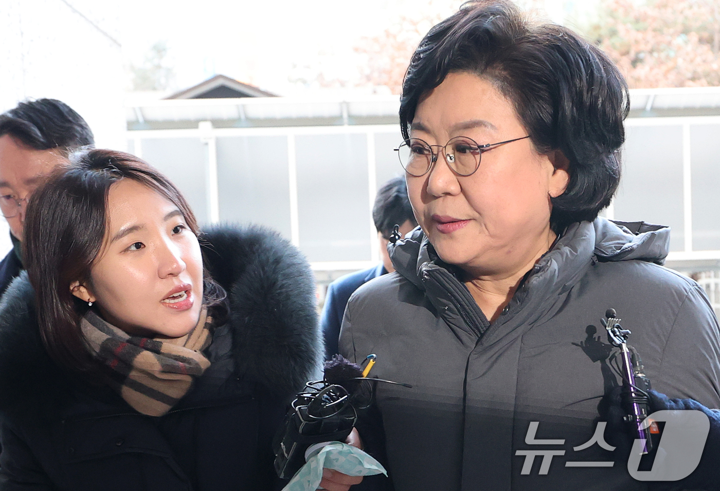 (서울=뉴스1) 오대일 기자 = 이혜훈 초대 기획예산처 장관 후보자가 8일 오전 서울 중구 예금보험공사에 마련된 인사청문회 준비 사무실로 출근하고 있다. 2026.1.8/뉴스1