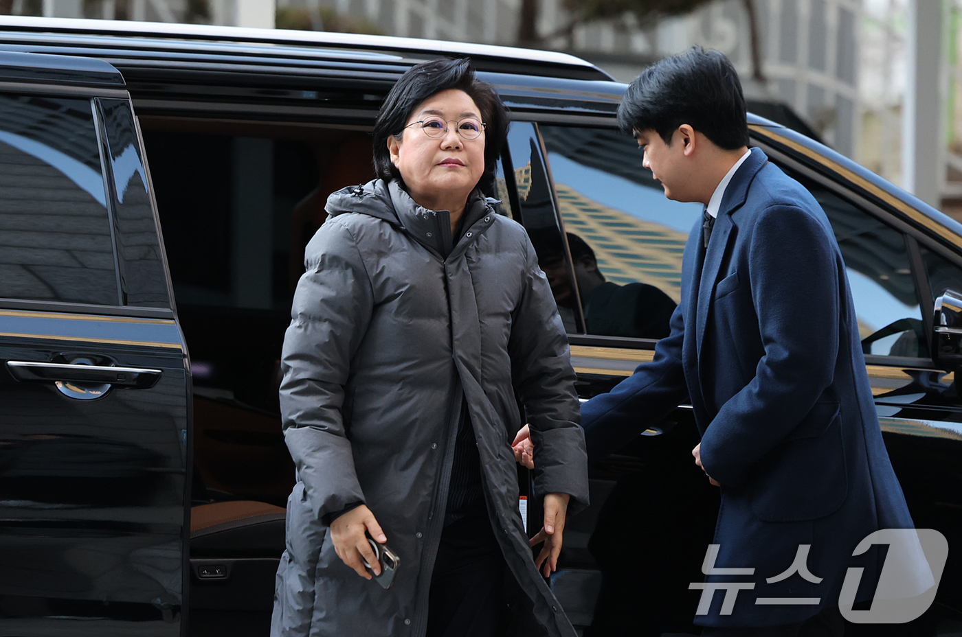 (서울=뉴스1) 오대일 기자 = 이혜훈 초대 기획예산처 장관 후보자가 8일 오전 서울 중구 예금보험공사에 마련된 인사청문회 준비 사무실로 출근하고 있다.  2026.1.8/뉴스1
