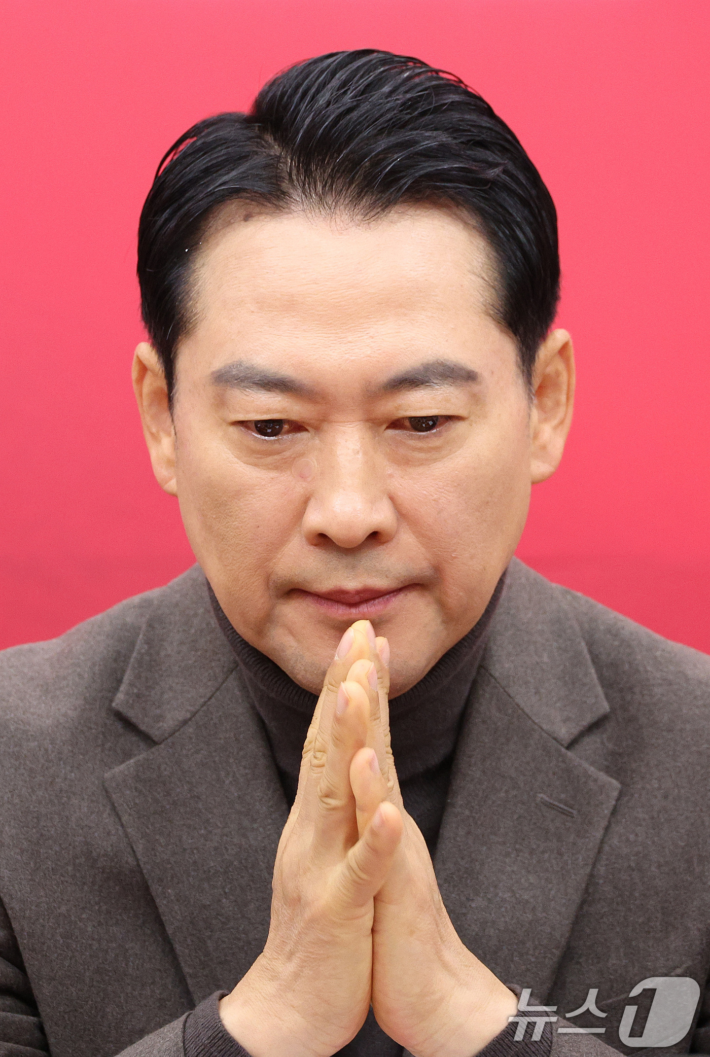 (서울=뉴스1) 신웅수 기자 = 김민수 국민의힘 최고위원이 8일 서울 여의도 국회에서 열린 최고위원회의에서 생각에 잠겨 있다. 2026.1.8/뉴스1