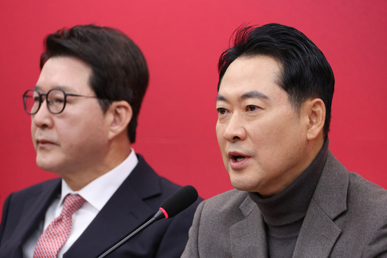 장동혁, SK하이닉스 찾아 "李대통령, 미래 먹거리 선동 중단하라 해야"