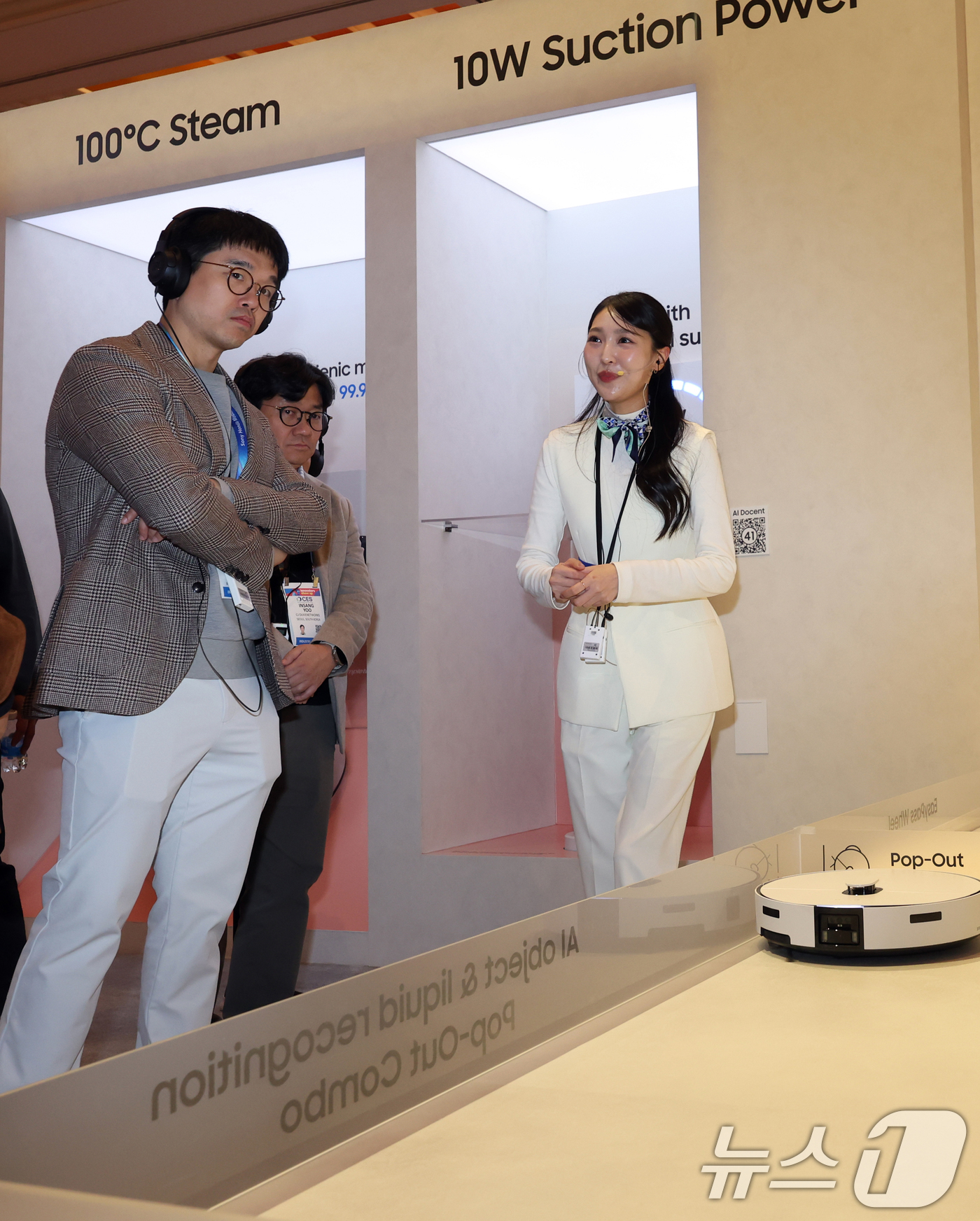 (라스베이거스=뉴스1) 황기선 기자 = 이선호 CJ그룹 미래기획그룹장이 7일(현지시간) 미국 네바다주 라스베이거스 윈호텔에 마련된 ' CES 2026 삼성전자 단독 전시장'에서 …