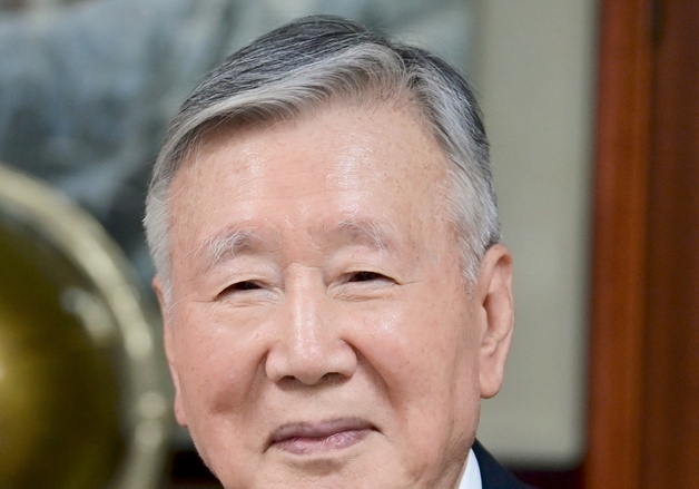 이중근 부영 회장, 동남아서 전문 요양 인력 양성…간병난 해법 제시