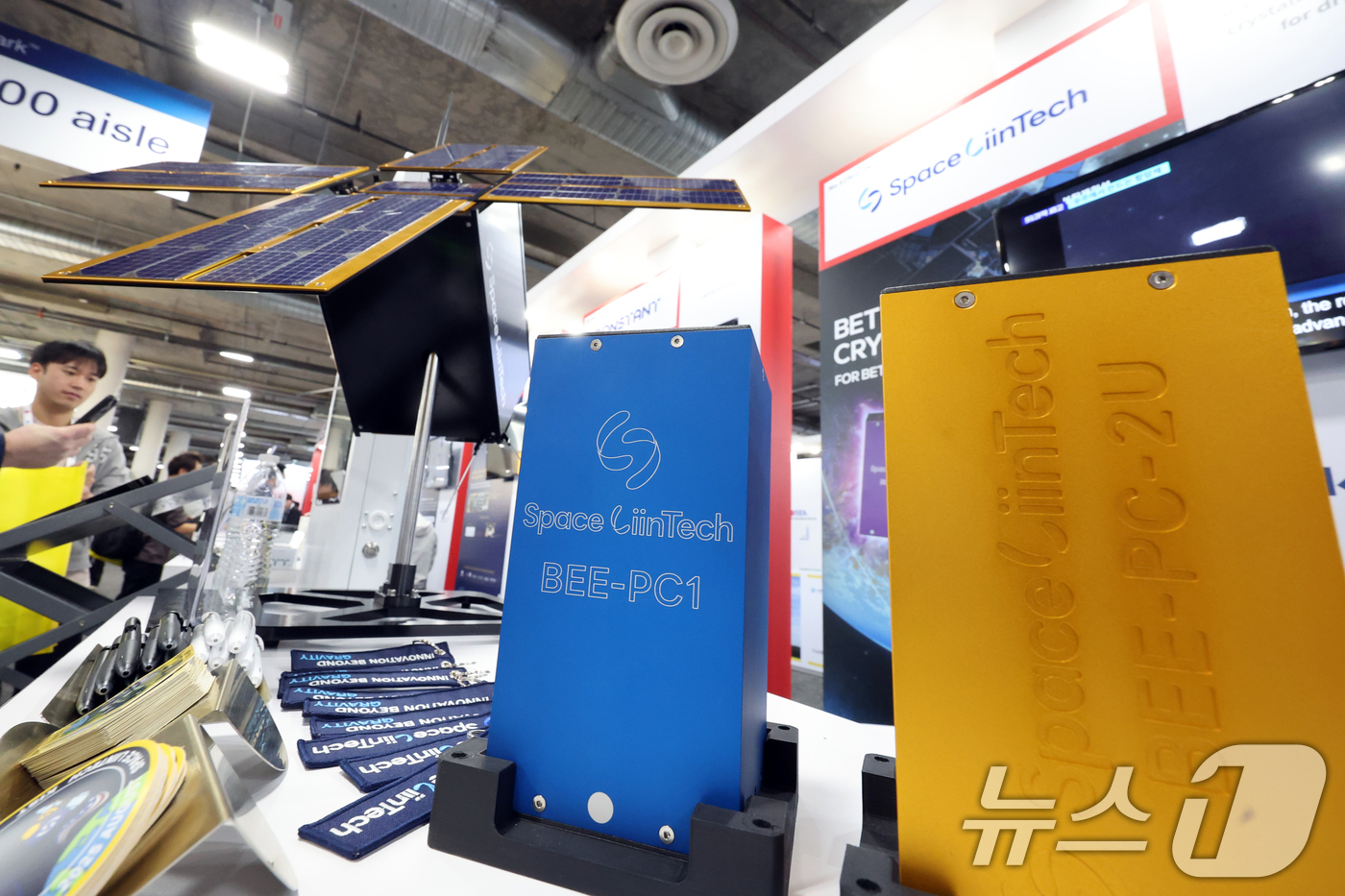 (라스베이거스=뉴스1) 황기선 기자 = 세계 최대 IT(정보기술)·가전 전시회 'CES 2026' 개막 이틀차인 7일(현지시간) 미국 네바다주 라스베이거스 베네치안엑스포 유레카관에 …