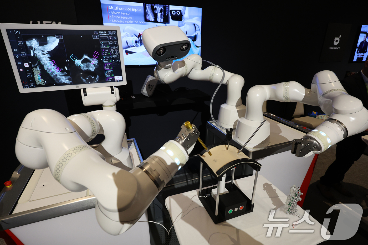 (라스베이거스=뉴스1) 황기선 기자 = 세계 최대 IT(정보기술)·가전 전시회 'CES 2026' 개막 이틀차인 7일(현지시간) 미국 네바다주 라스베이거스 퐁텐블로 호텔에 마련된 …