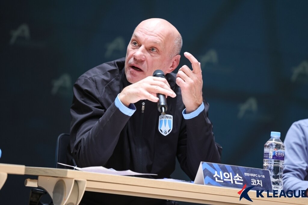 본문 이미지 - 과거 K리그에서 활약했던 신의손(한국프로축구연맹 제공) 