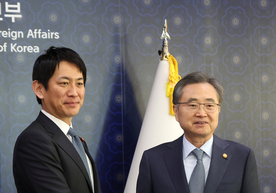 고바야시 다카유키 日 자민당 정무조사회장 접견하는 조현 장관