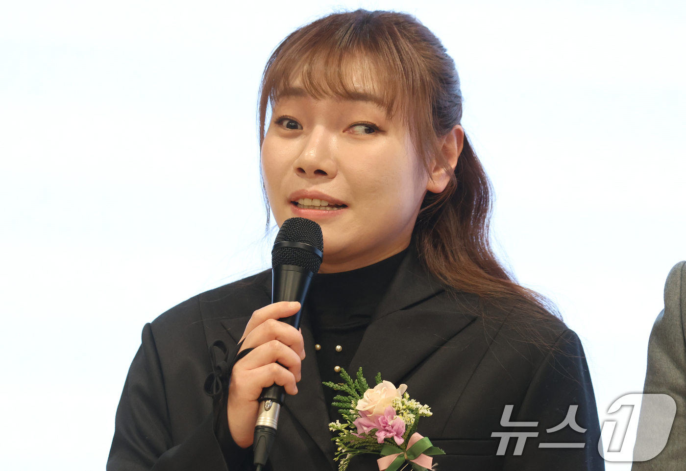 (서울=뉴스1) 김명섭 기자 = 김예지 국민의힘 국회의원이 8일 서울 용산구 대한의사협회에서 열린 2026년도 의료계 신년하례회에서 축사를 하고 있다. 2026.1.8/뉴스1